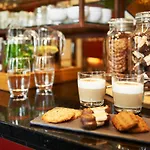 Banks Mansion - All Inclusive Boutique Hotel 